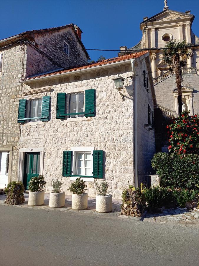 Romantic Stone House By The Sea **** โกตอร์ ภายนอก รูปภาพ