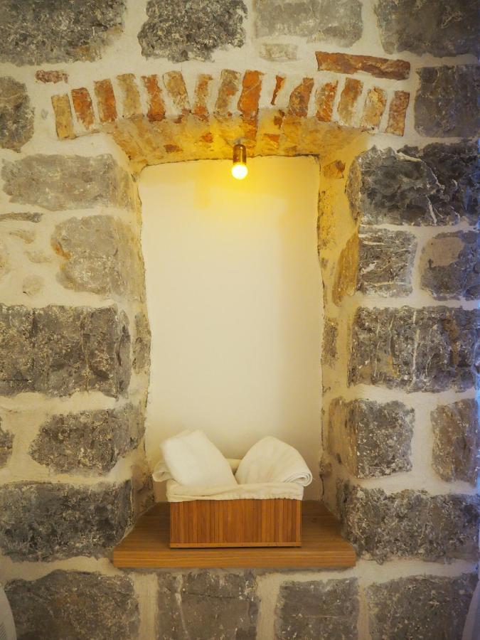 Romantic Stone House By The Sea **** โกตอร์ ภายนอก รูปภาพ