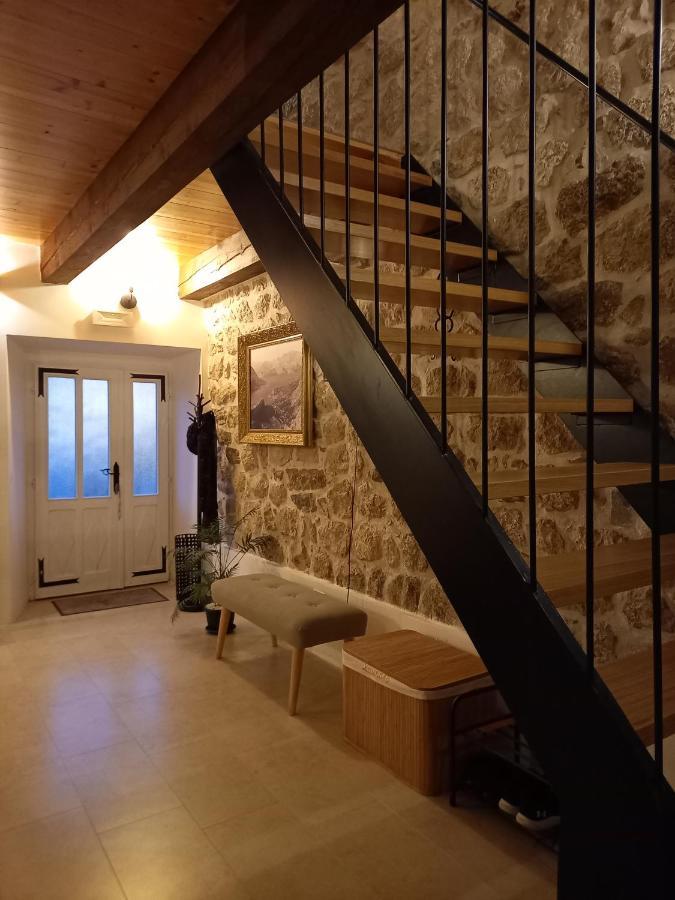 Romantic Stone House By The Sea **** โกตอร์ ภายนอก รูปภาพ