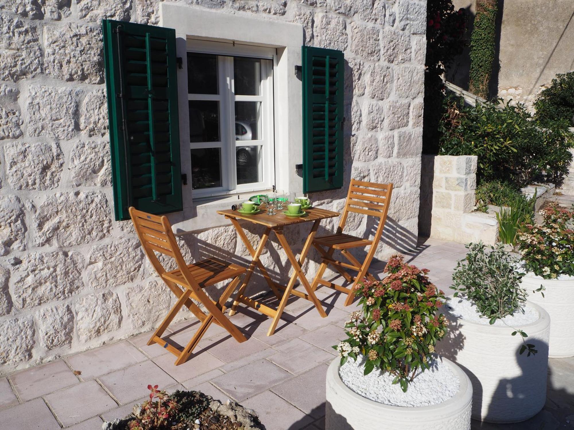 Romantic Stone House By The Sea **** โกตอร์ ภายนอก รูปภาพ